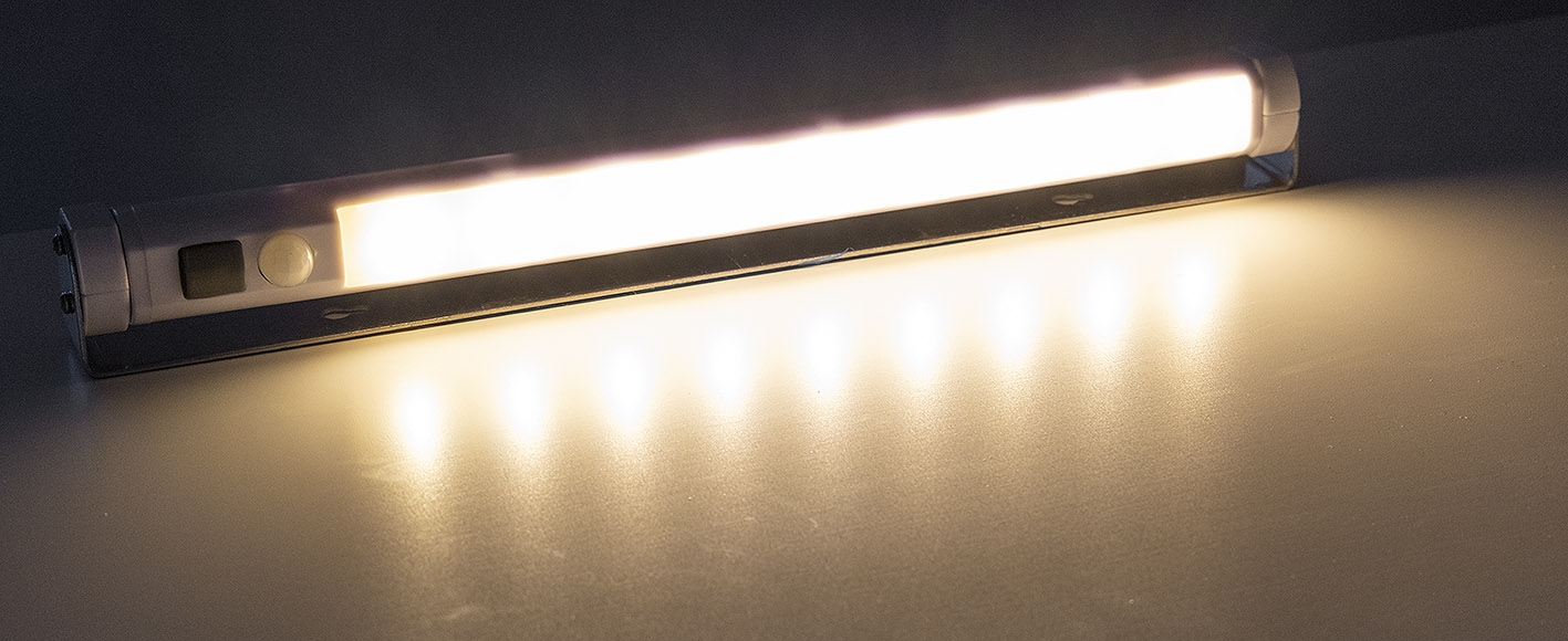 LED Unterbauleuchte mit Bewegungsmelder Batteriebet., 9 SMD LEDs, 80lm, warmweiß 